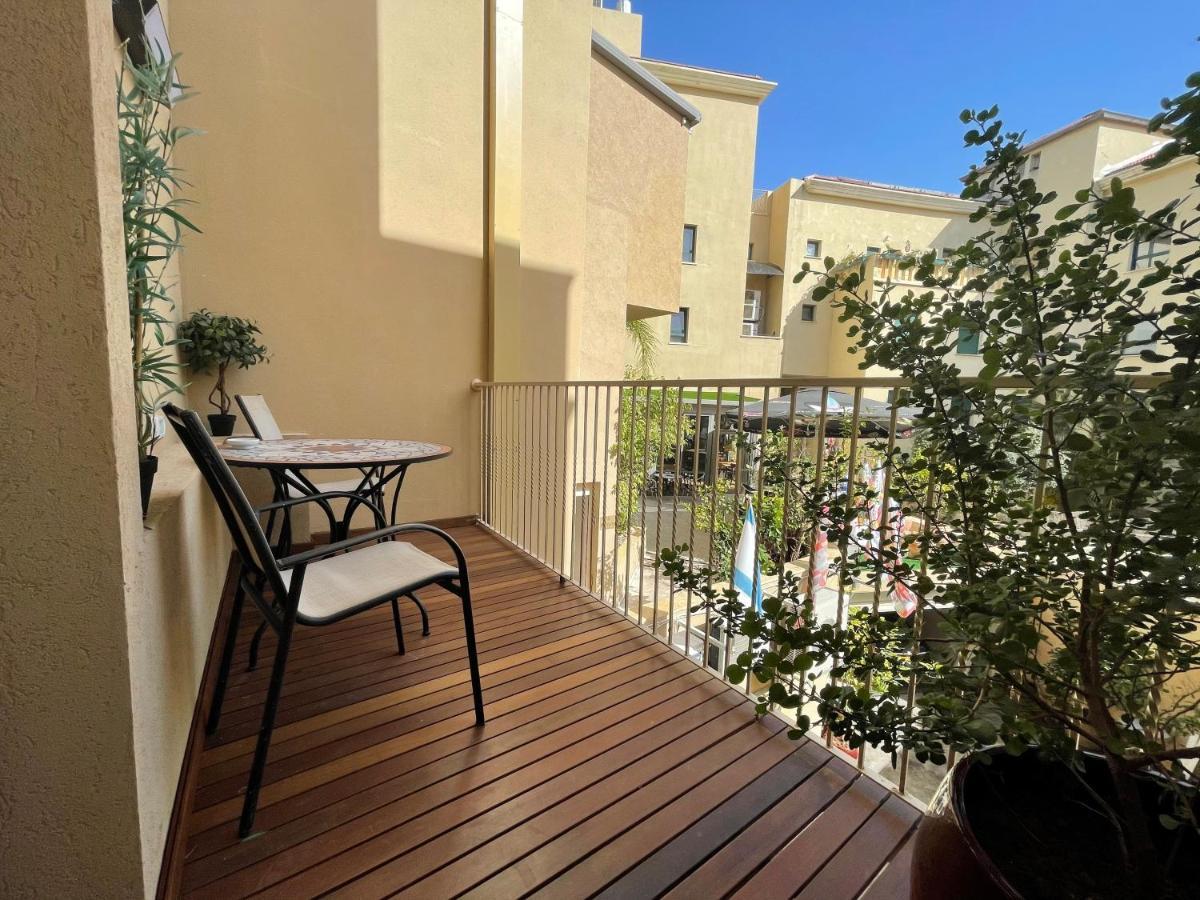 Family Room Balcony,1213731592:JPEG