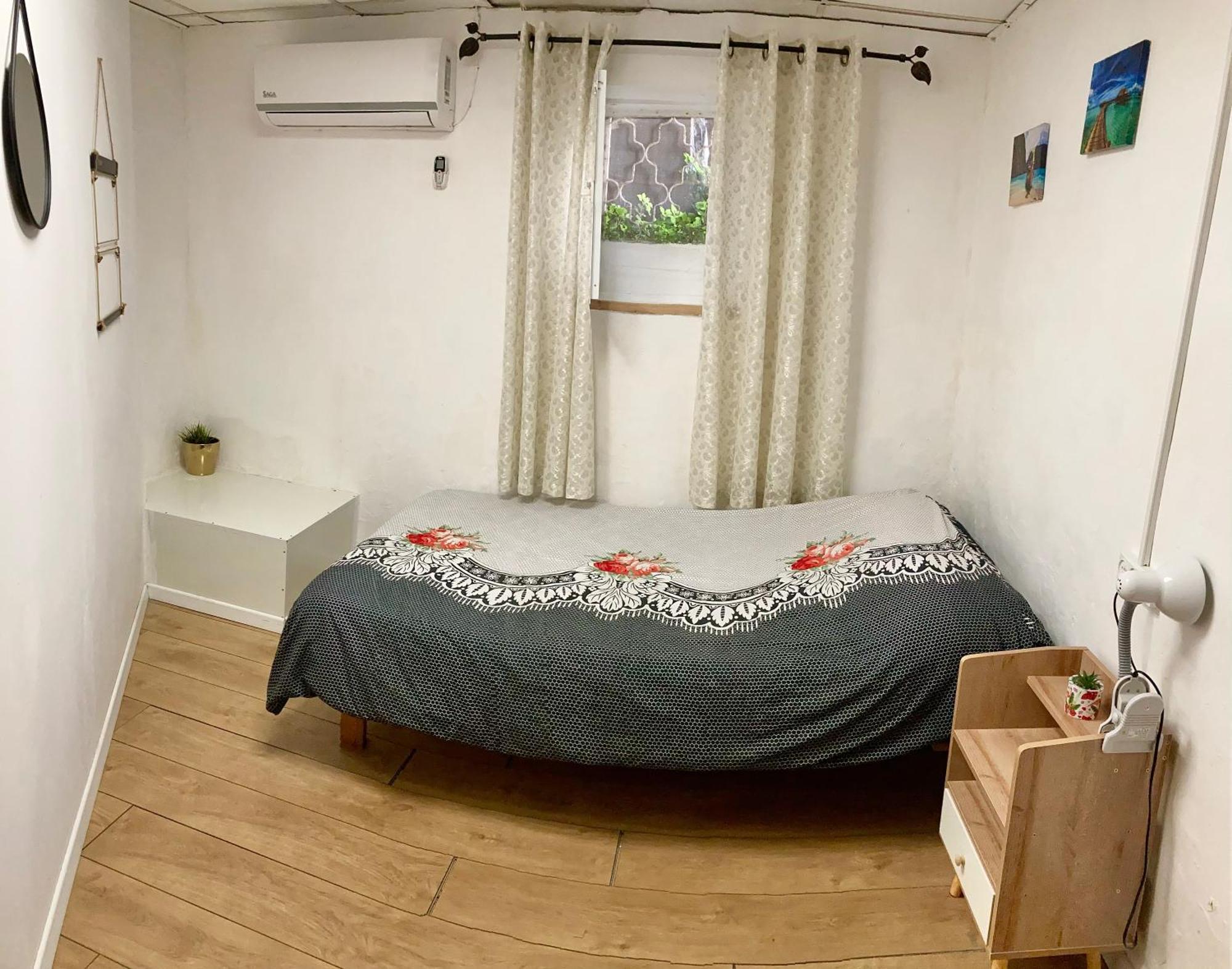 Economy Triple Room with Shared Bathroom