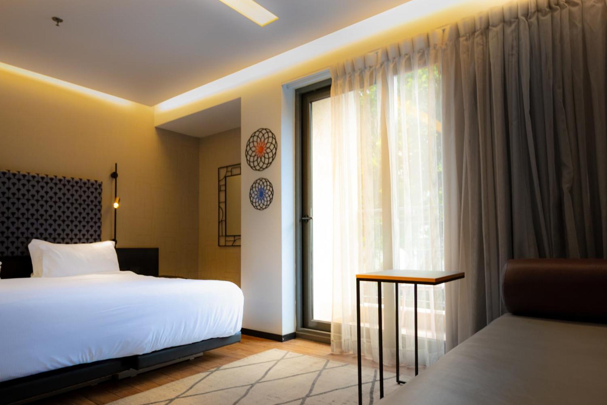 Deluxe Room Balcony,1766303787:JPEG
