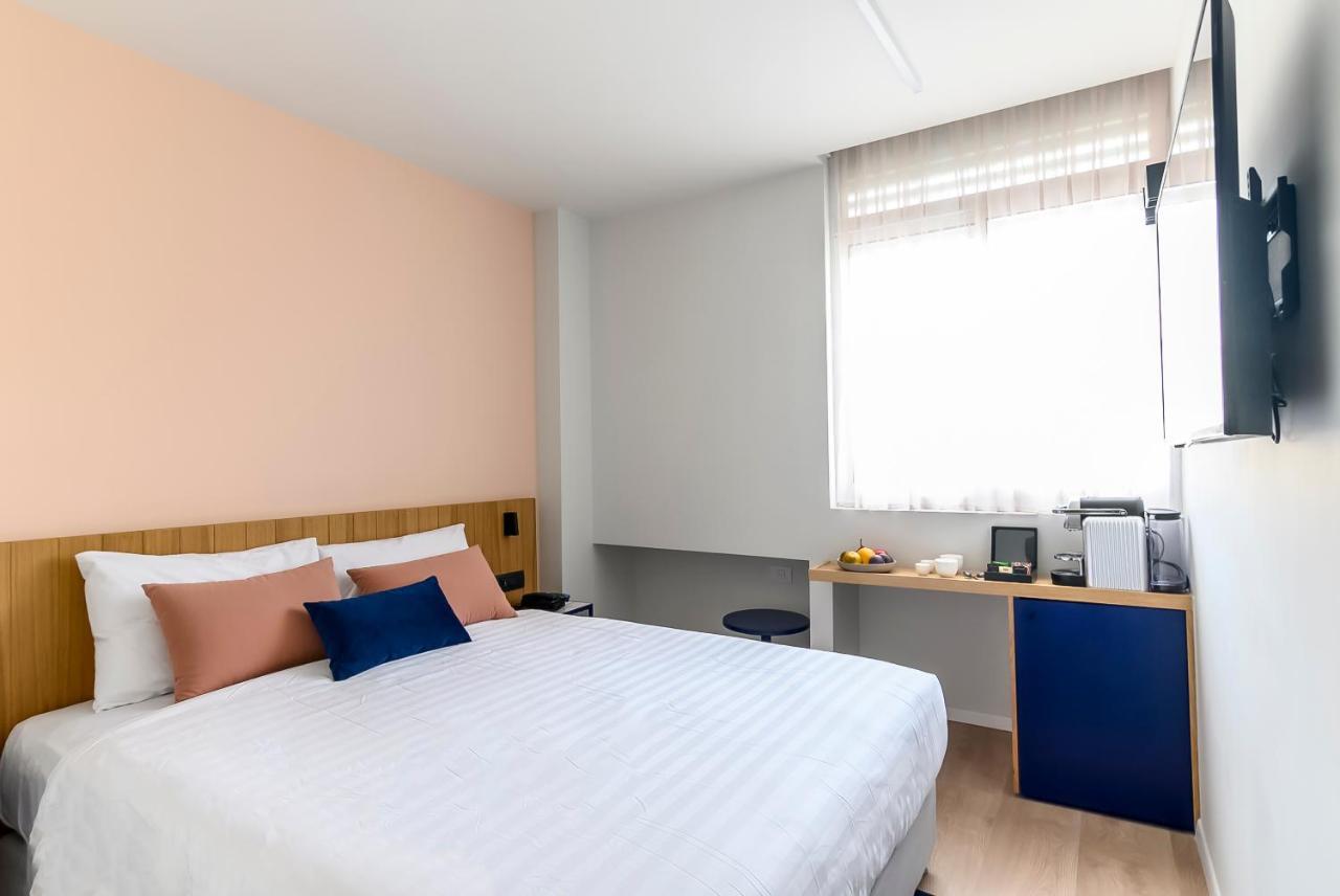 Standard Double or Twin Room,954815626:JPEG