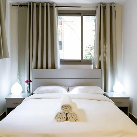 Dizengoff Inn Apartments-2