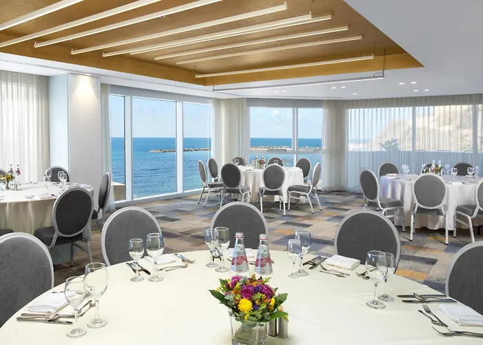 Carlton Tel Aviv Hotel - Luxury On The Beach, Distrito de Tel Aviv