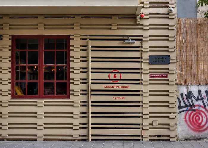 Florentin House With Mamak - By Homy